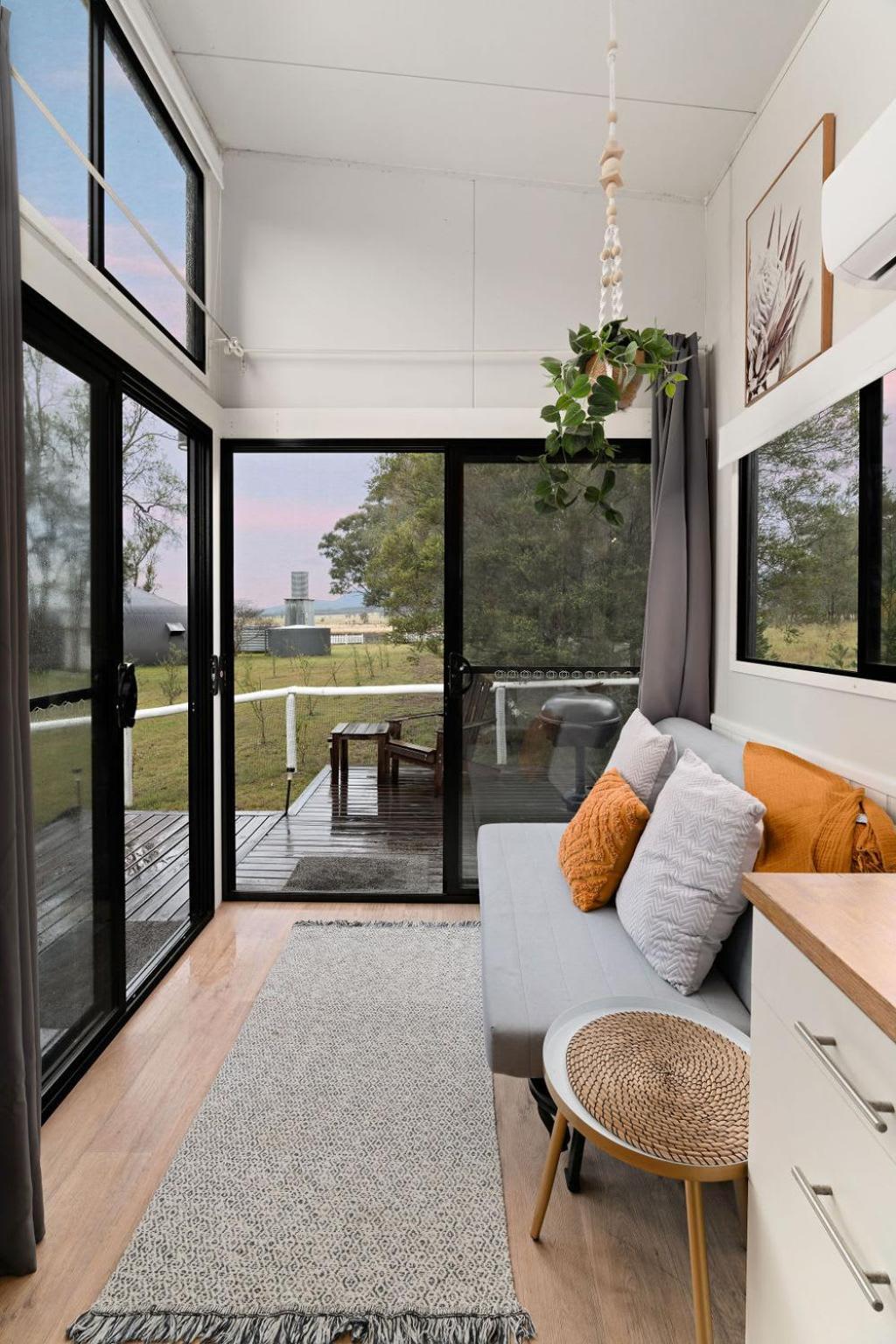 Yellow Rock Views By Tiny Away Broke Exterior photo