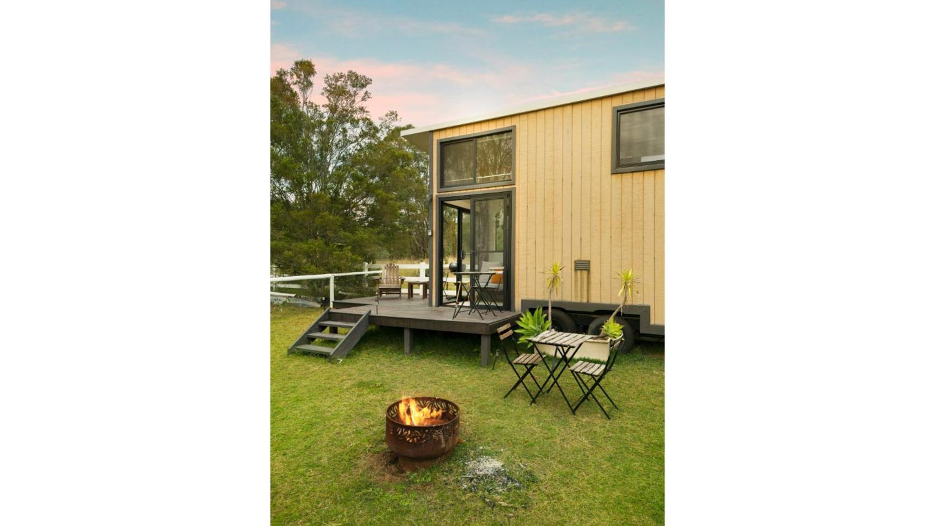 Yellow Rock Views By Tiny Away Broke Exterior photo